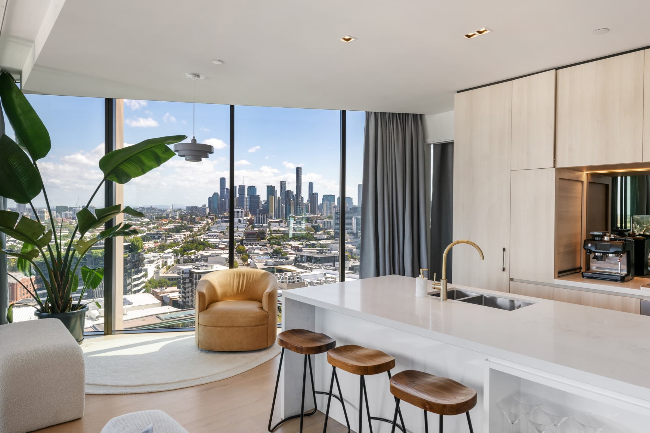 2110/20 Festival Place, Newstead - Thumbnail 2