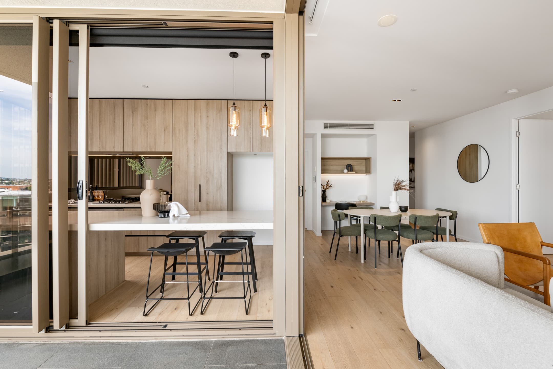 1007/18 Longland Street, Newstead - Thumbnail 4