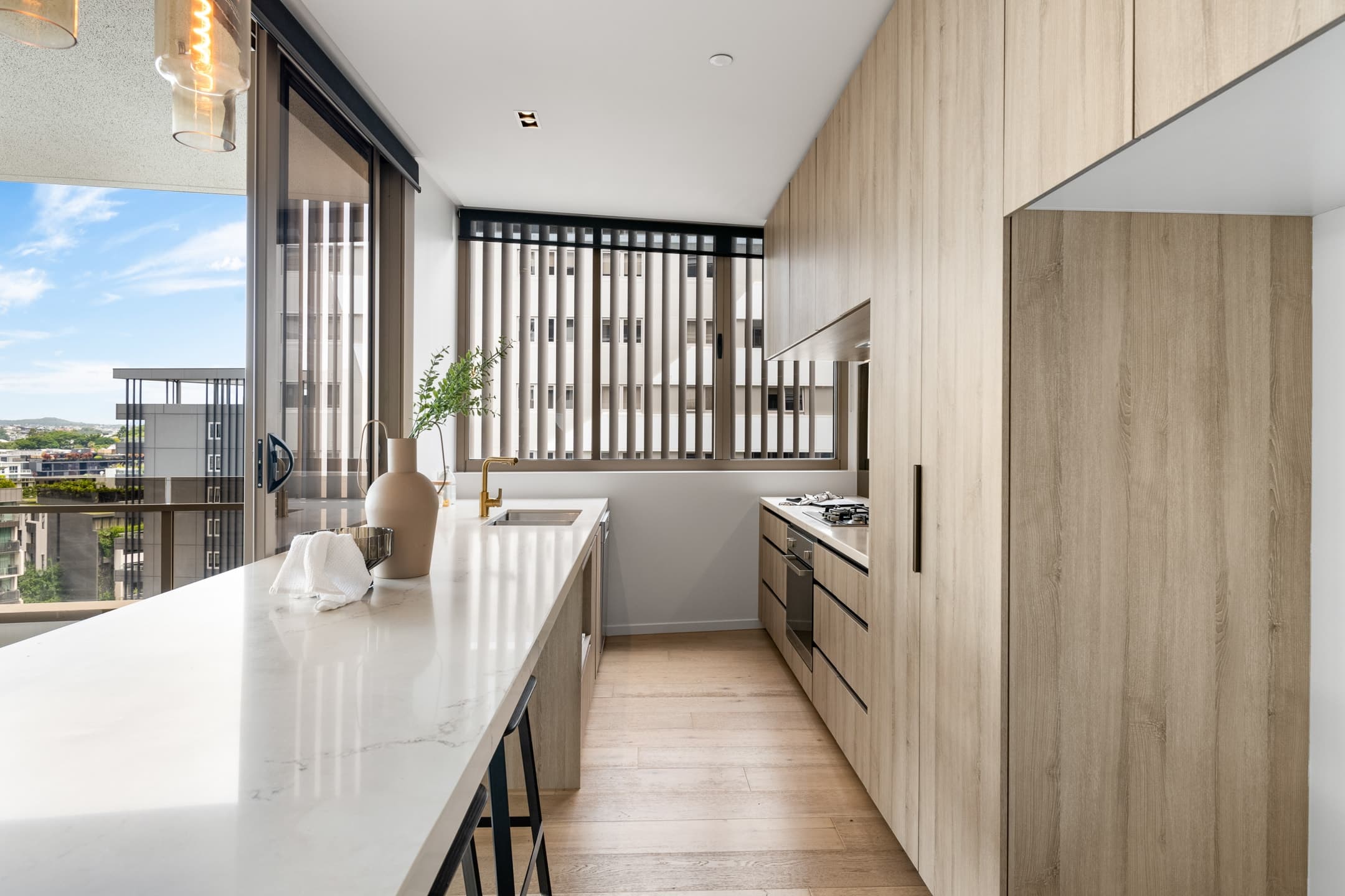 1007/18 Longland Street, Newstead - Thumbnail 5
