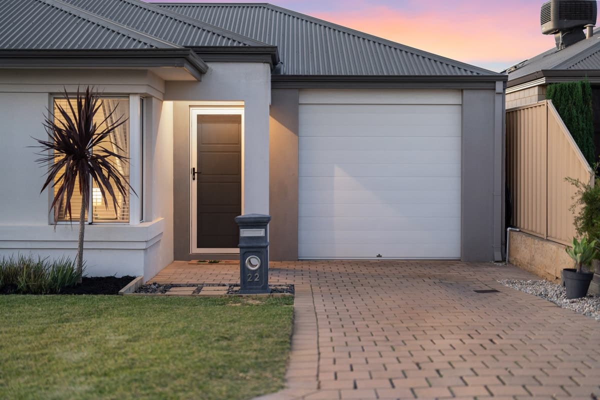 22 Blackstock Street, HAMMOND PARK, Hammond Park - Thumbnail 2