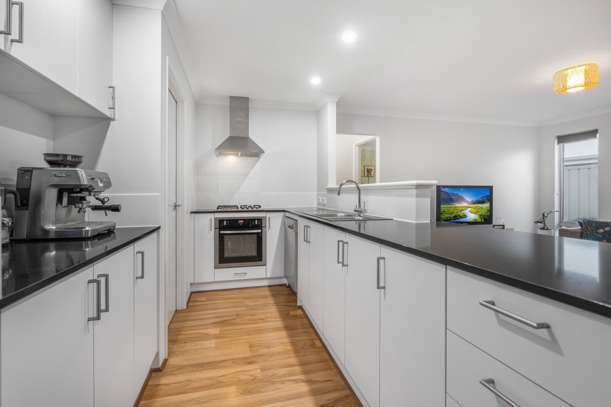 22 Blackstock Street, HAMMOND PARK, Hammond Park - Thumbnail 3