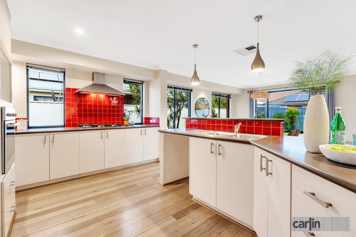 33 Jackadder Avenue, HAMMOND PARK, Hammond Park - Thumbnail 2