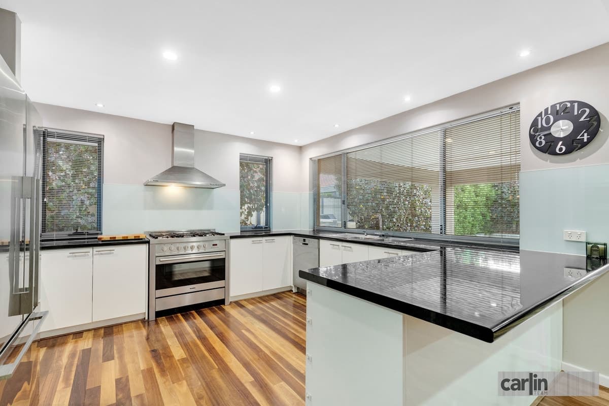 3 Dundas Court, BERTRAM, Bertram - Thumbnail 2
