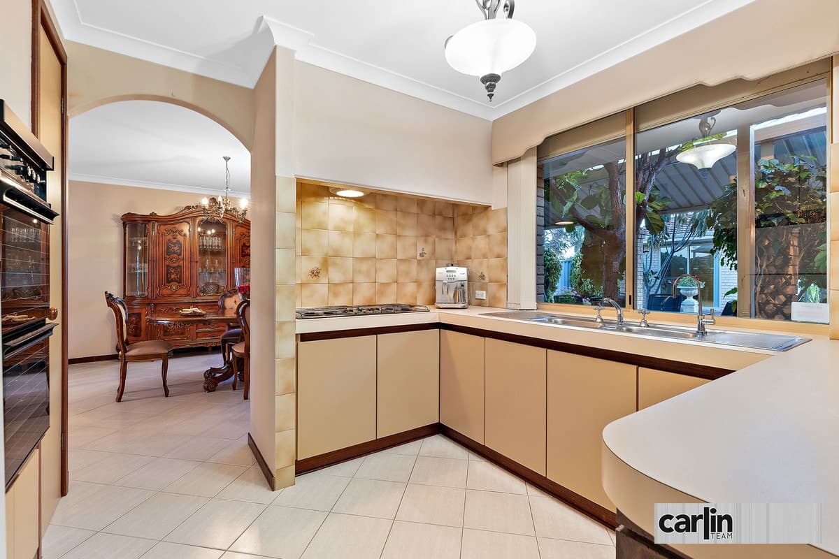 64 Anglesey Drive, KARDINYA, Kardinya - Thumbnail 2