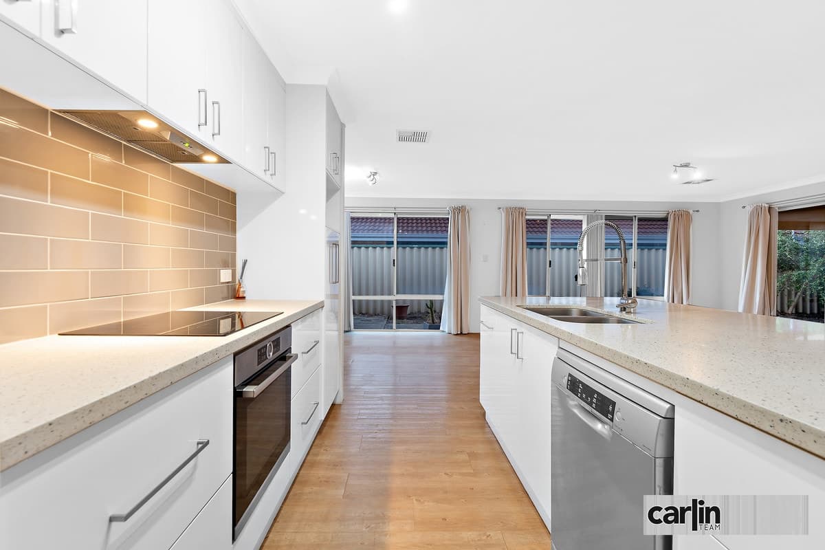 18 Caroline Crescent, BERTRAM, Bertram - Thumbnail 2