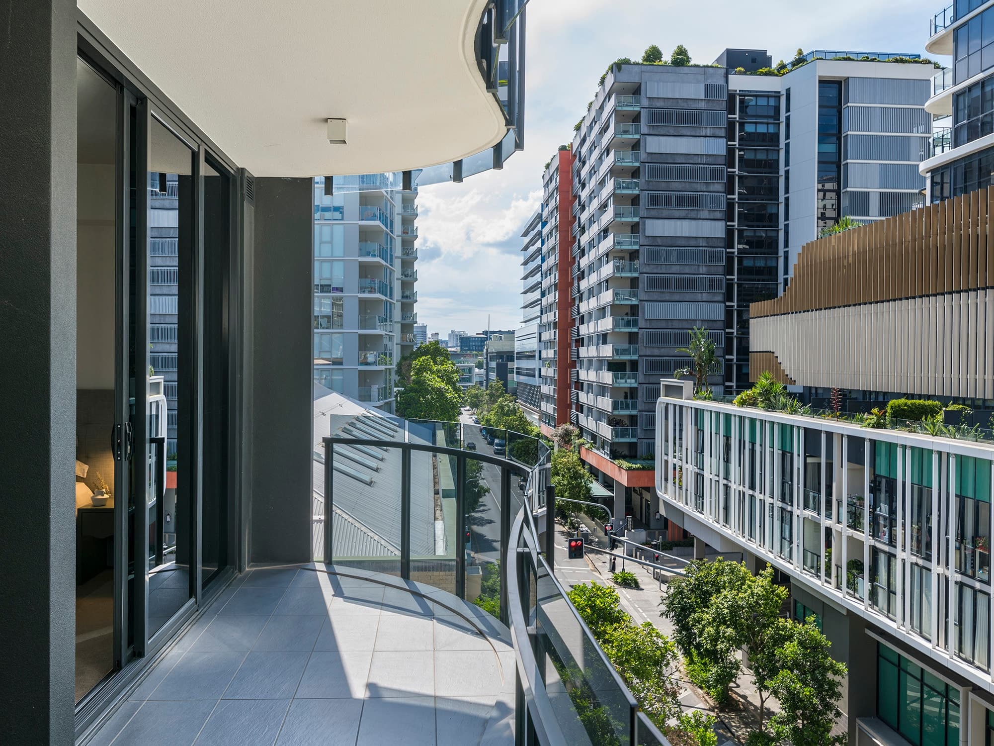 508/31 Longland Street, Newstead - Thumbnail 3