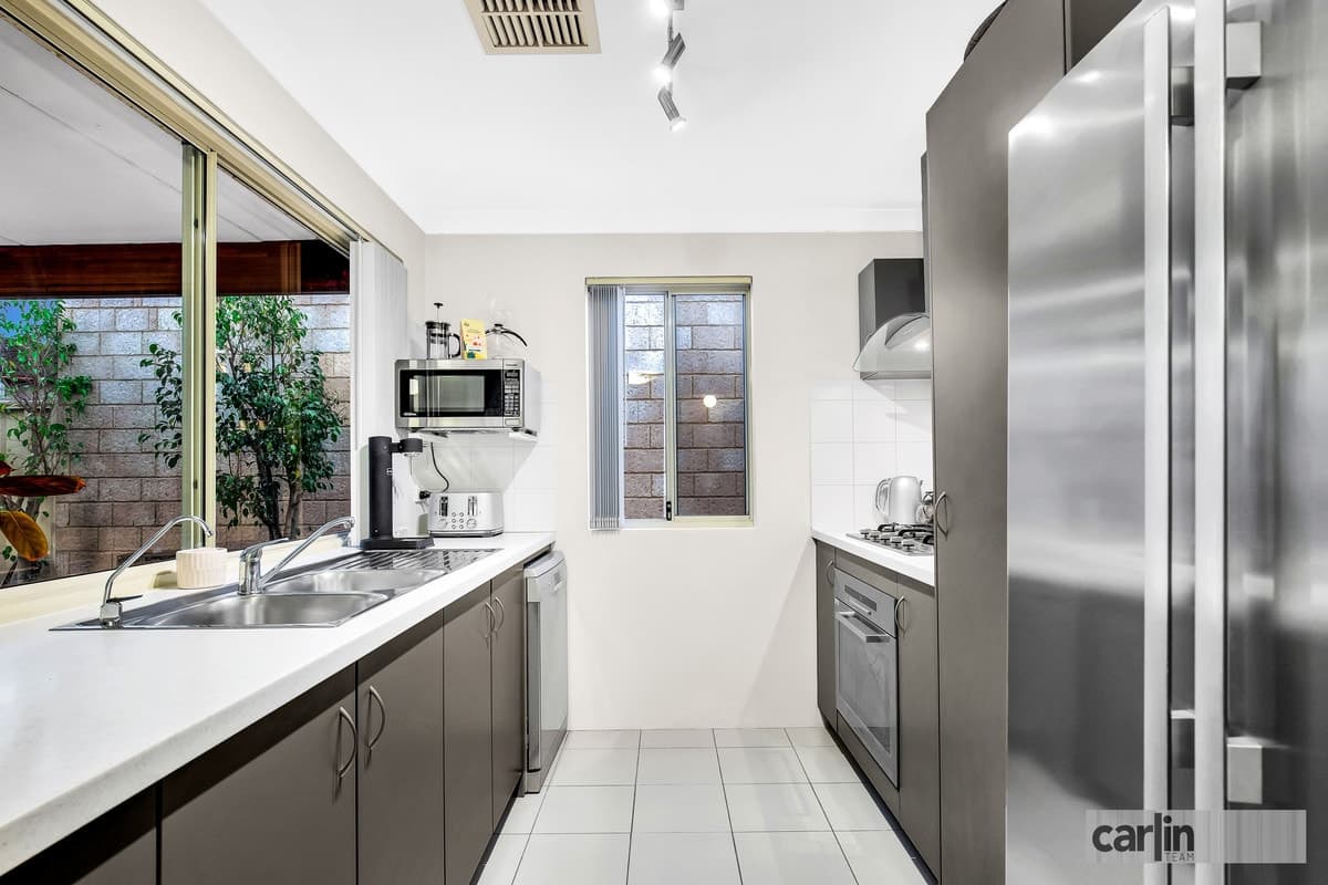 26 Peppermint Gardens, AUBIN GROVE, Aubin Grove - Thumbnail 2