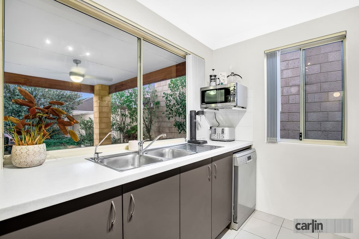26 Peppermint Gardens, AUBIN GROVE, Aubin Grove - Thumbnail 3