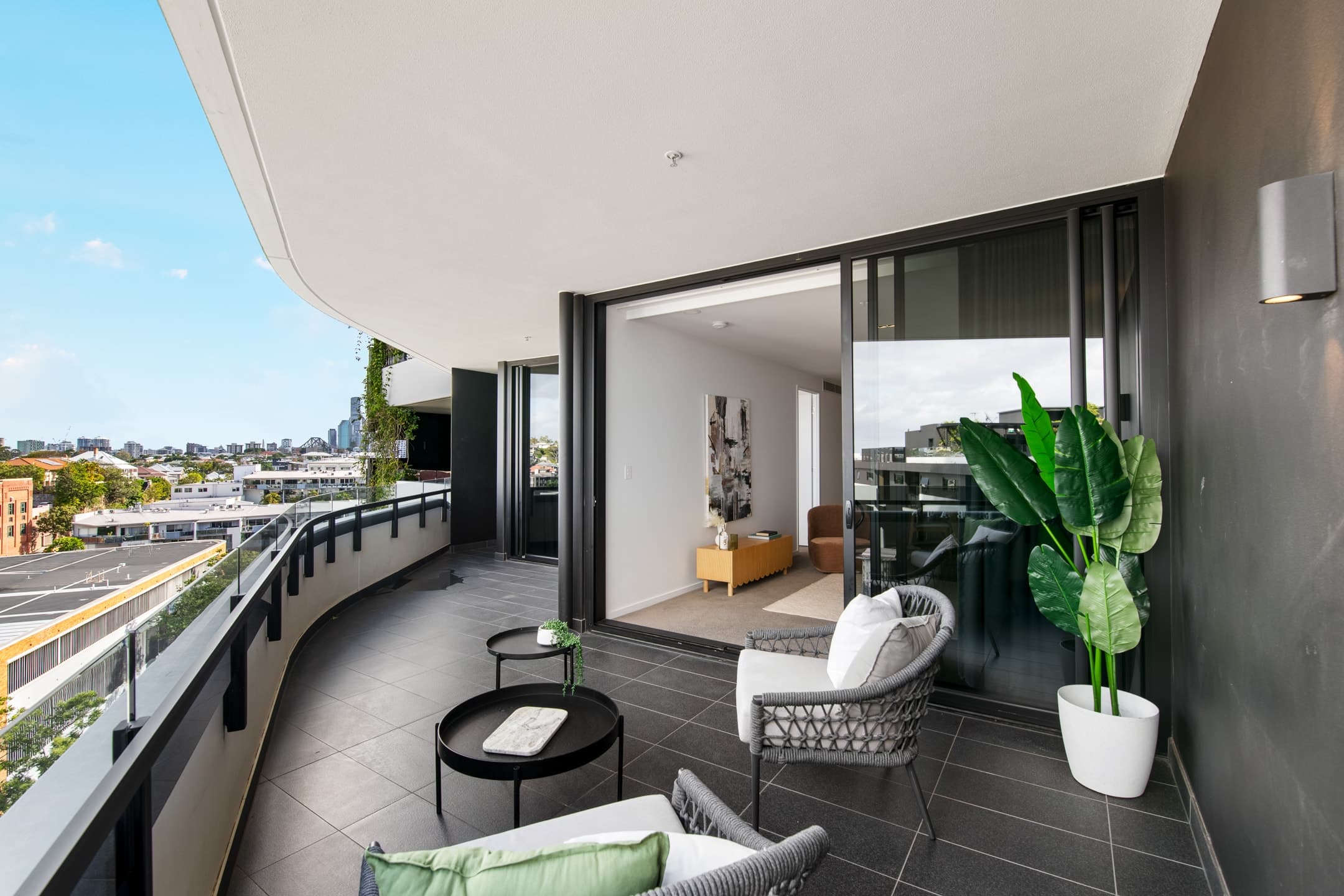 903/20 Wyandra Street, Newstead - Thumbnail 2