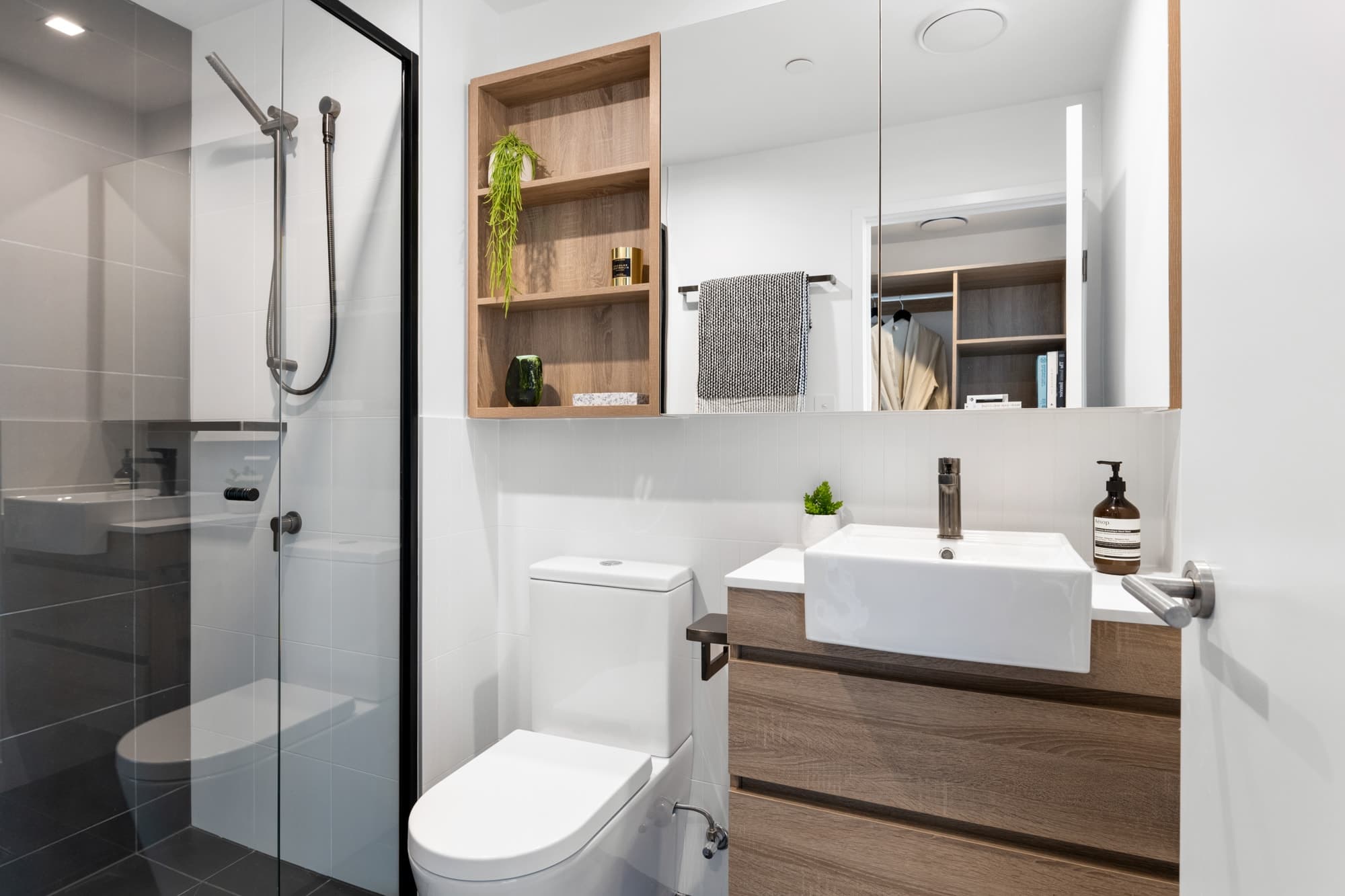 1306/20 Wyandra Street, Newstead - Thumbnail 8
