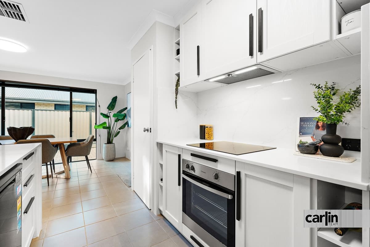 13 Kinloch Pass, AUBIN GROVE, Aubin Grove - Thumbnail 3
