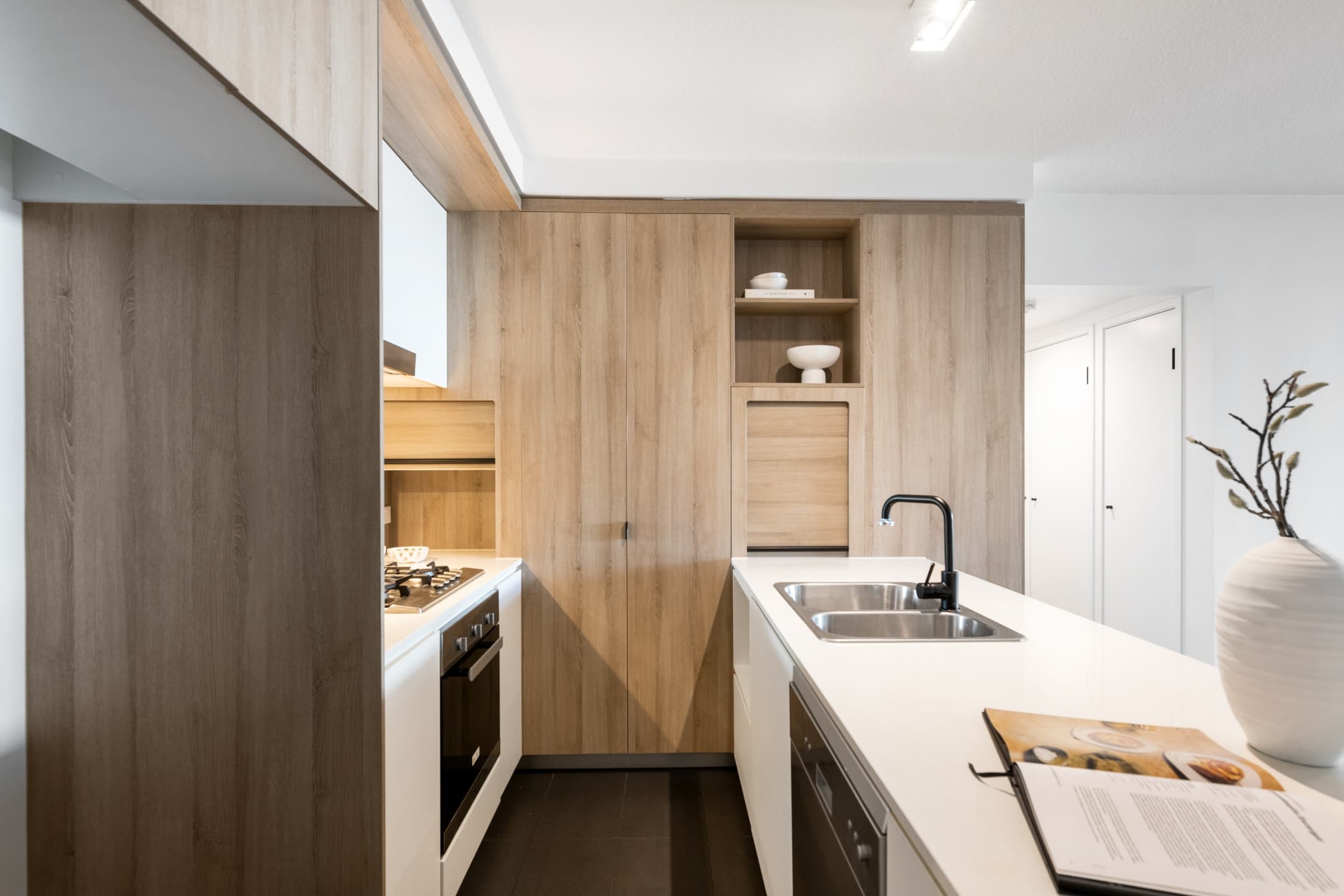 404/43 Wyandra Street, Teneriffe - Thumbnail 4