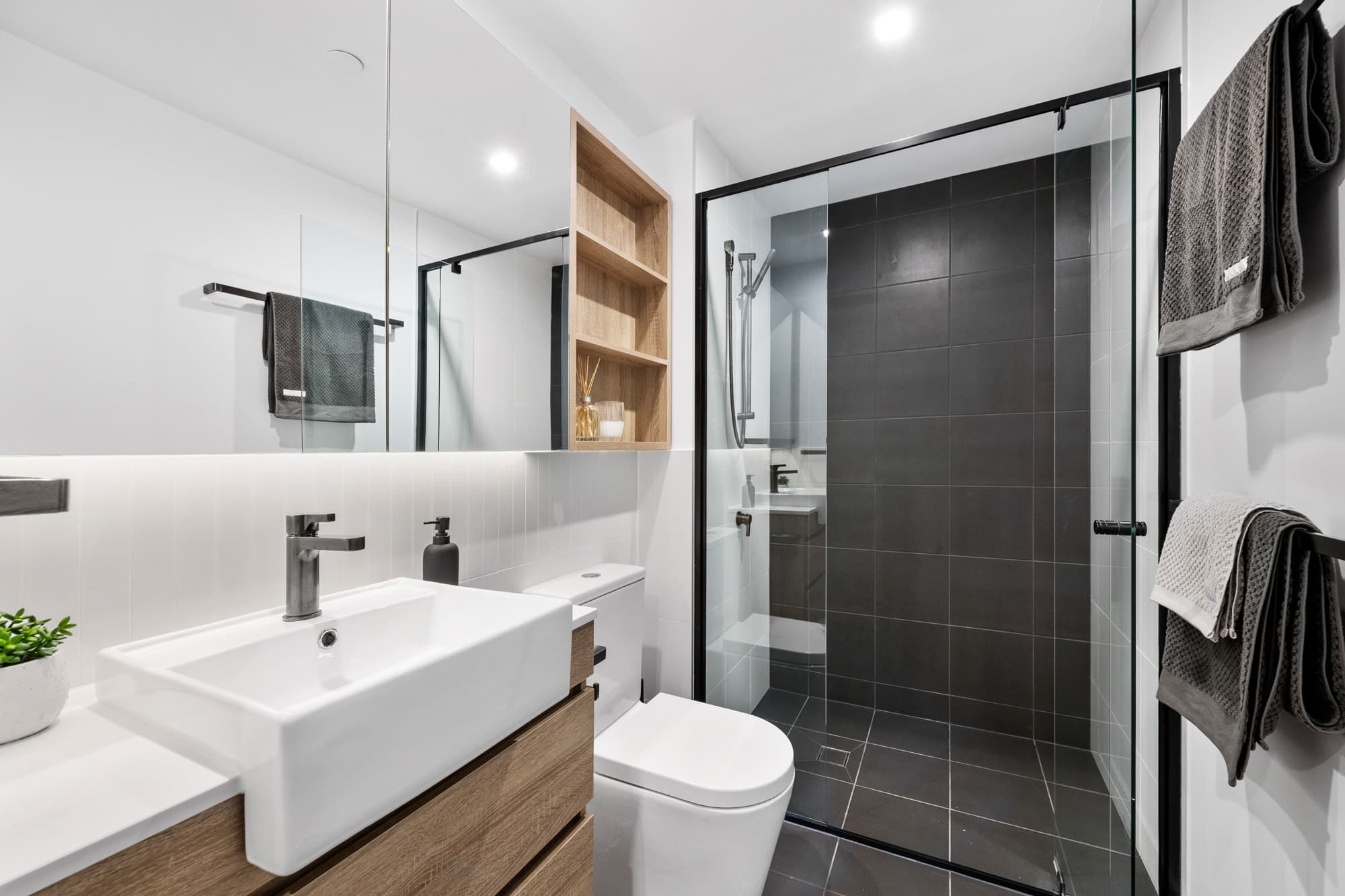 701/20 Wyandra Street, Newstead - Thumbnail 8