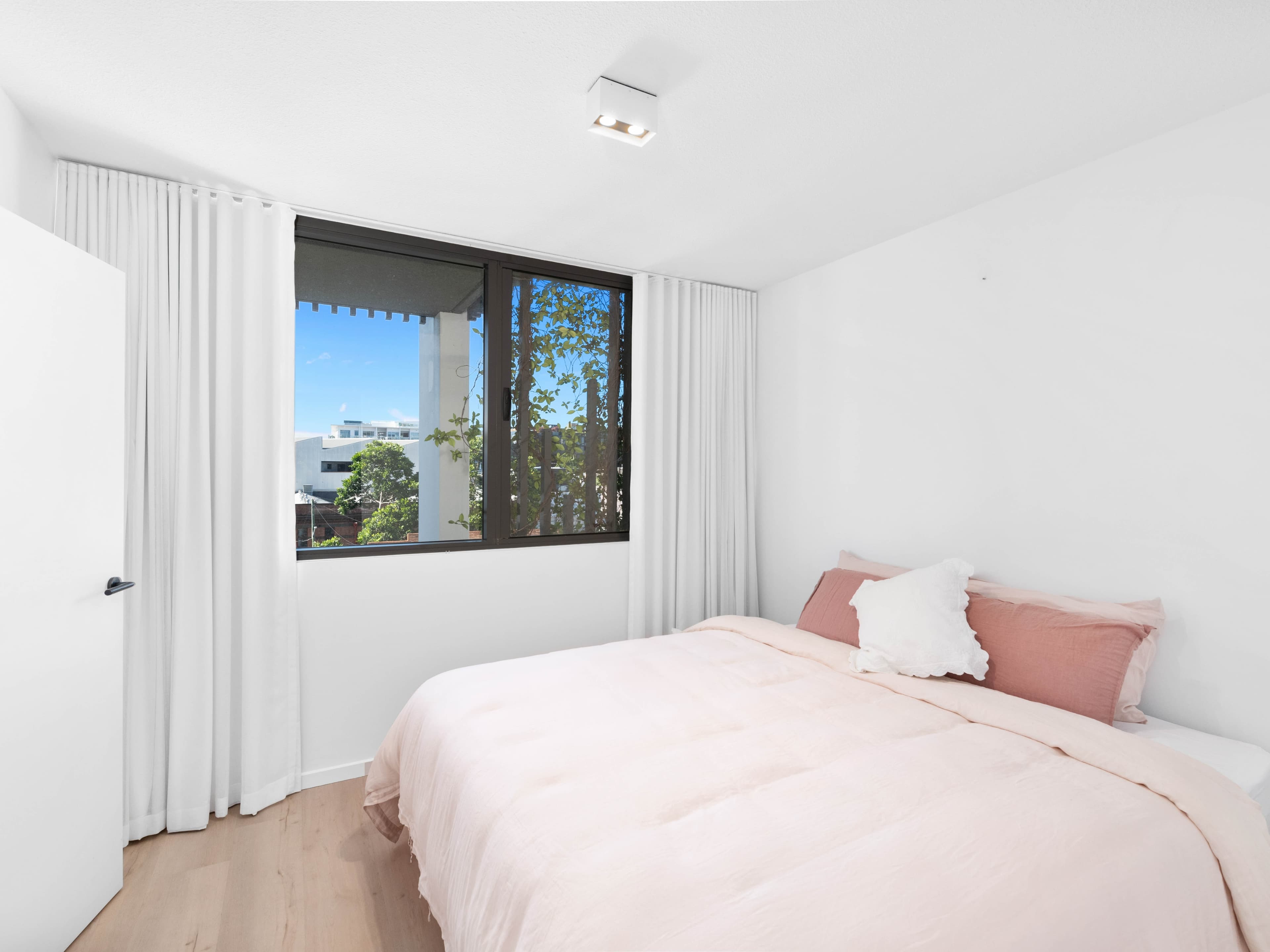 505/43 Wyandra Street, Teneriffe - Thumbnail 6