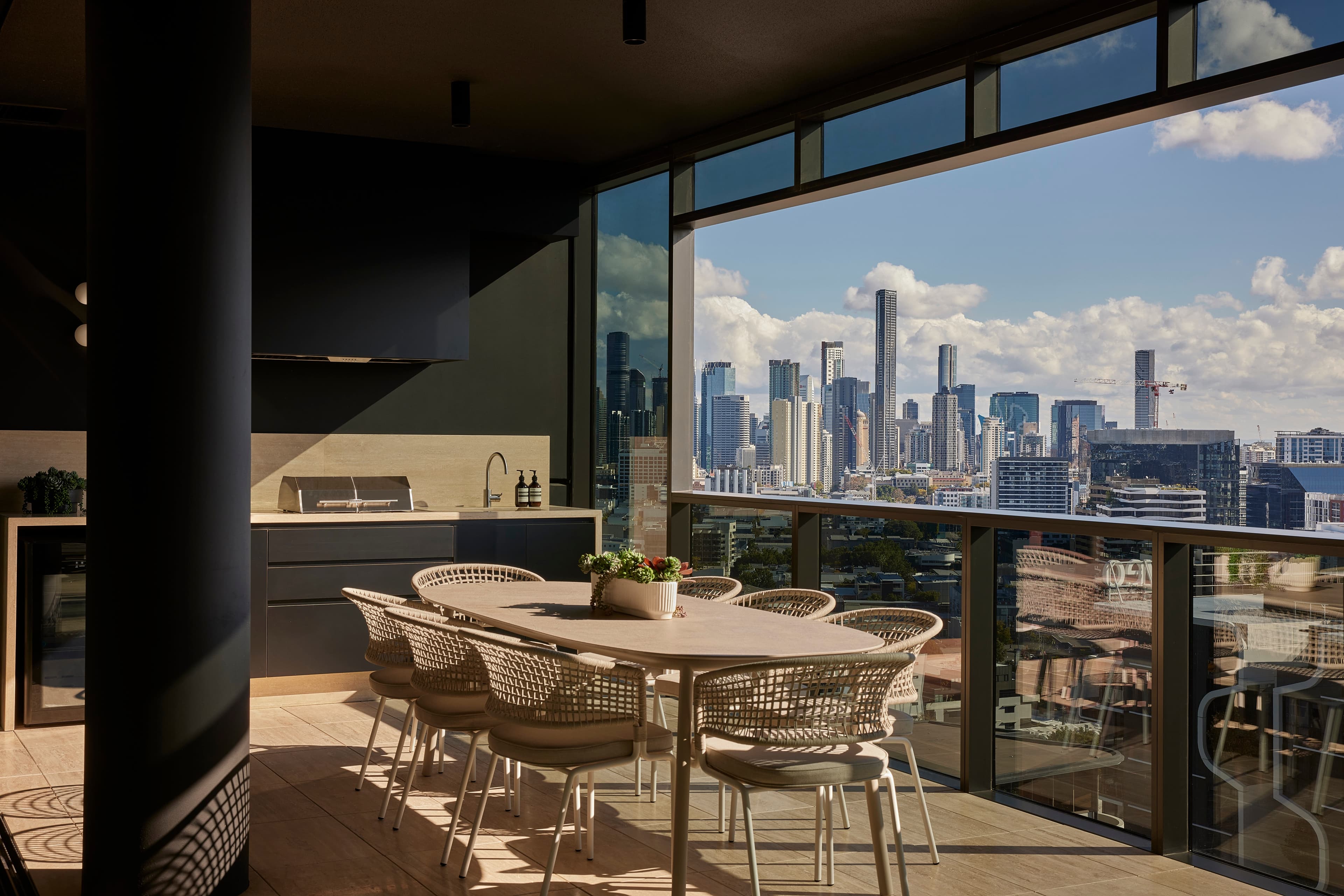 2202/20 Festival Place, Newstead - Thumbnail 2