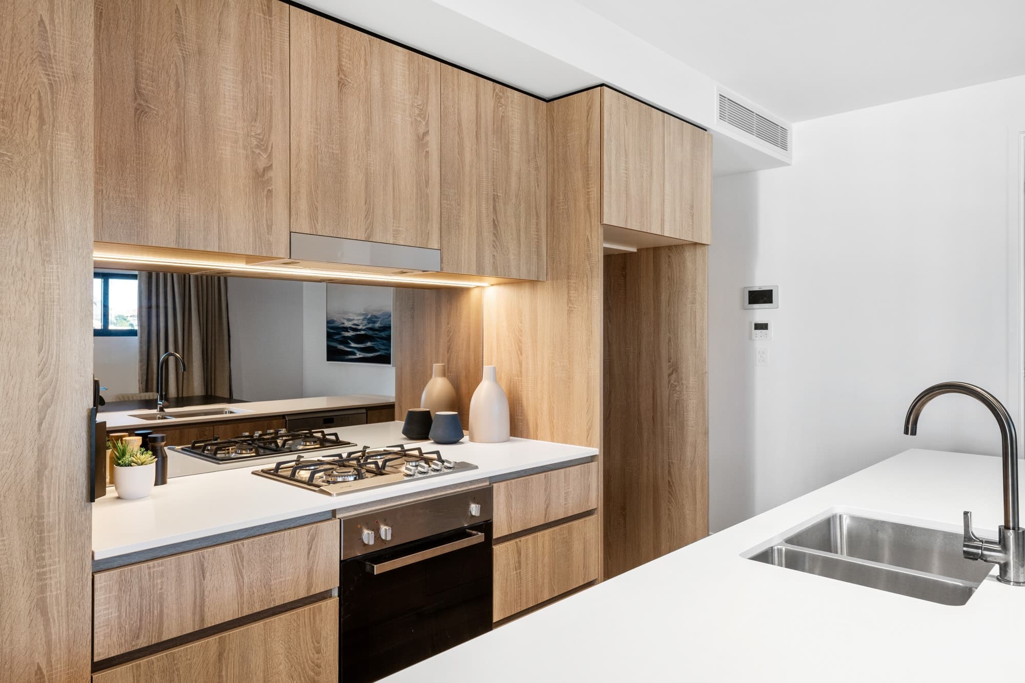 601/20 Wyandra Street, Newstead - Thumbnail 5
