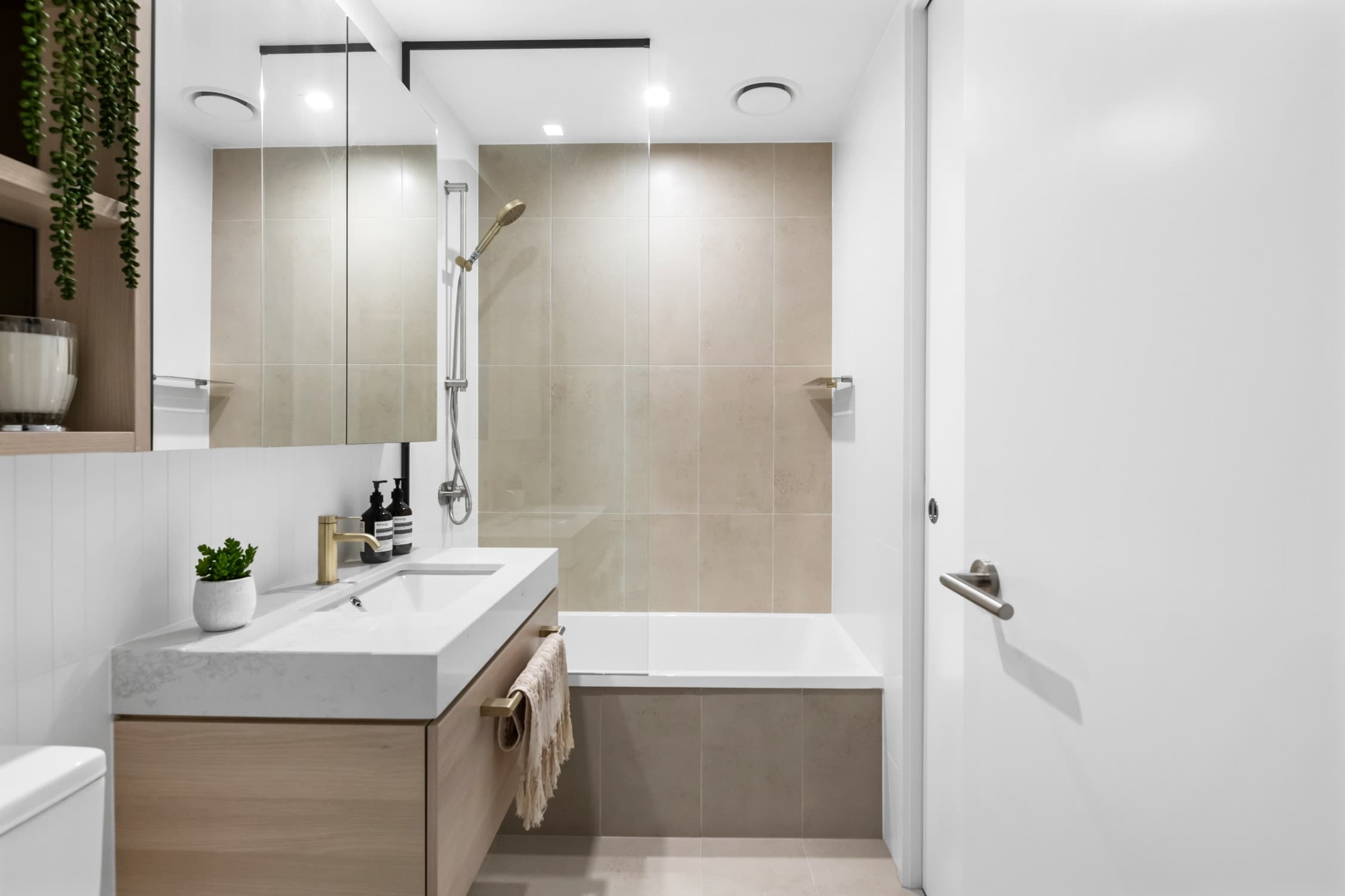 805/20 Festival Place, Newstead - Image 1