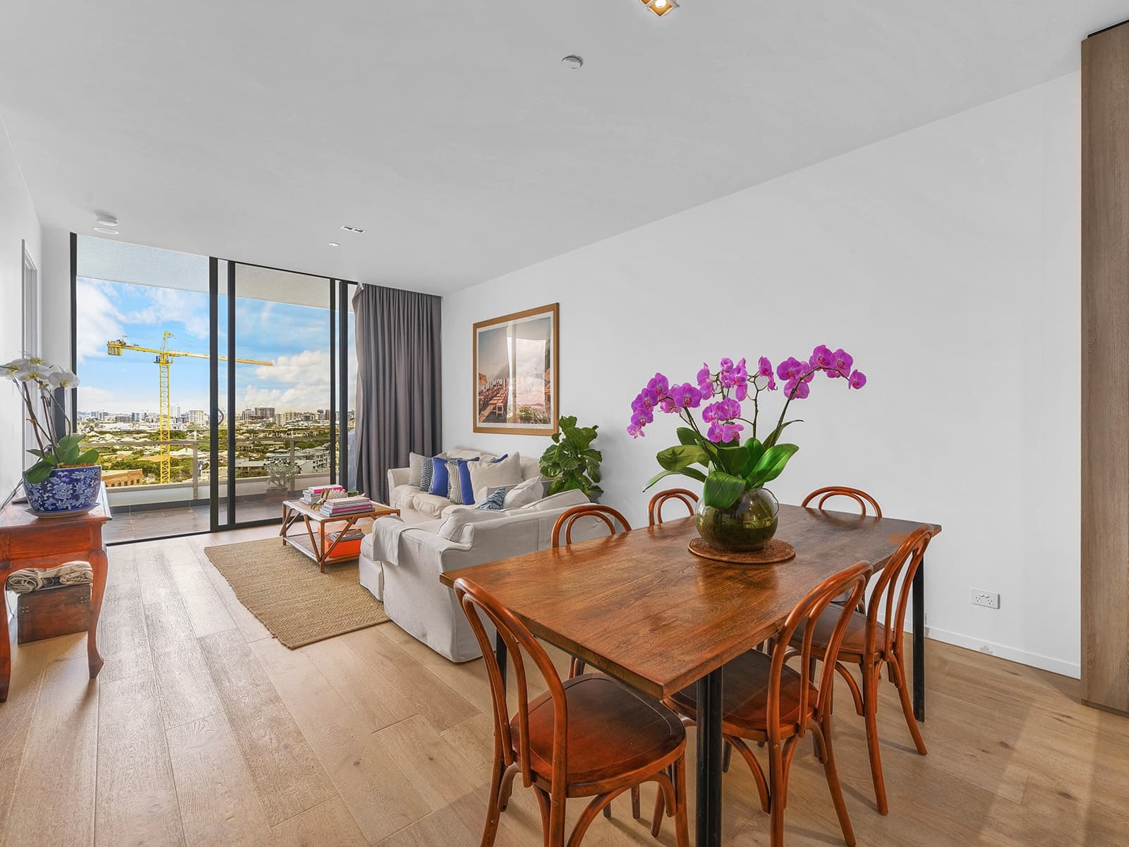 1404/18 Longland Street, Newstead - Image 1