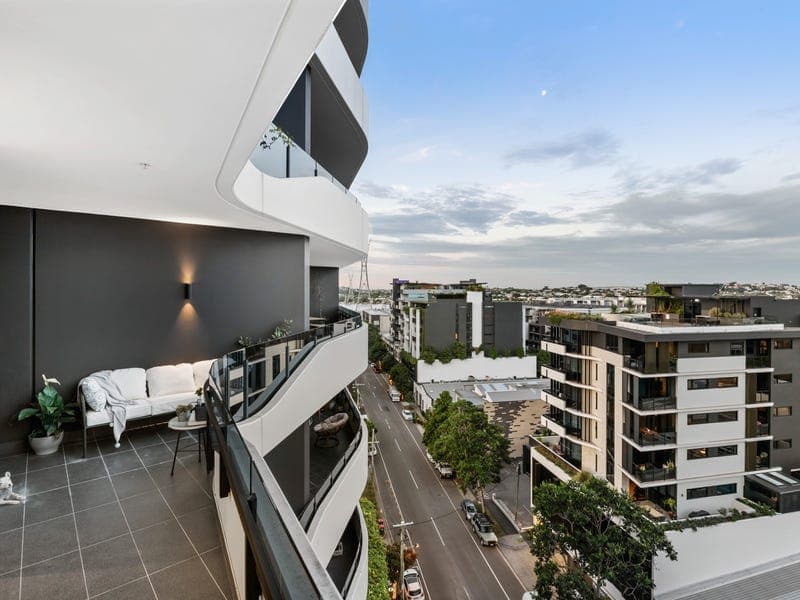 1002/20 Wyandra Street, Newstead - Thumbnail 3