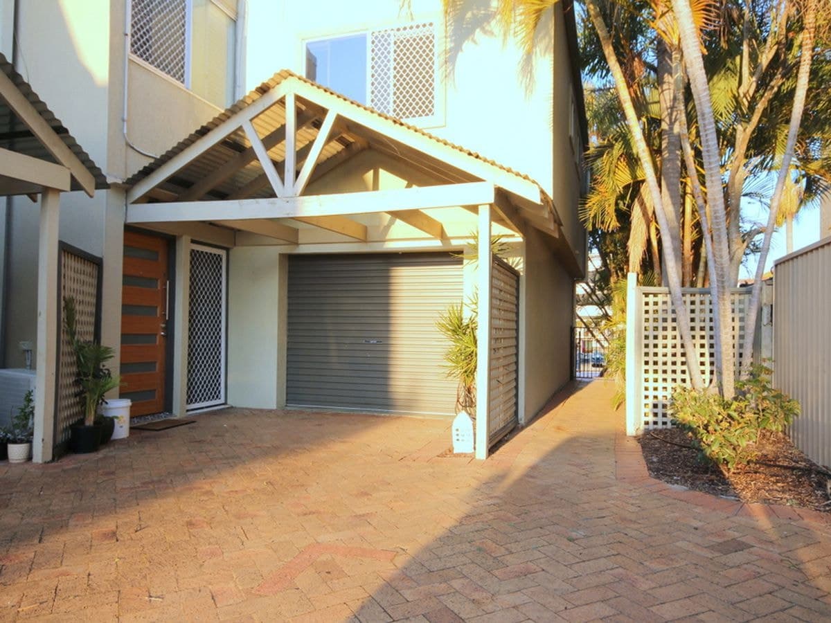 79 Bayview Street, Runaway Bay, Runaway Bay - Thumbnail 4