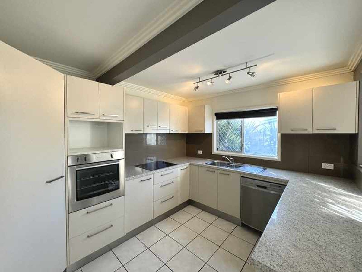79 Bayview Street, Runaway Bay, Runaway Bay - Thumbnail 5