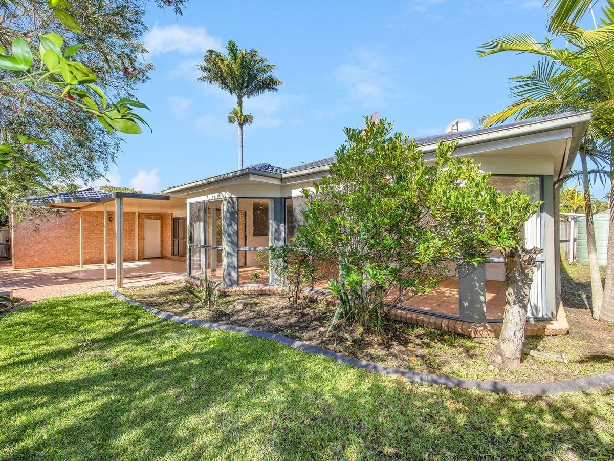 5 Mustique Court, Burleigh Waters, Burleigh Waters - Thumbnail 4
