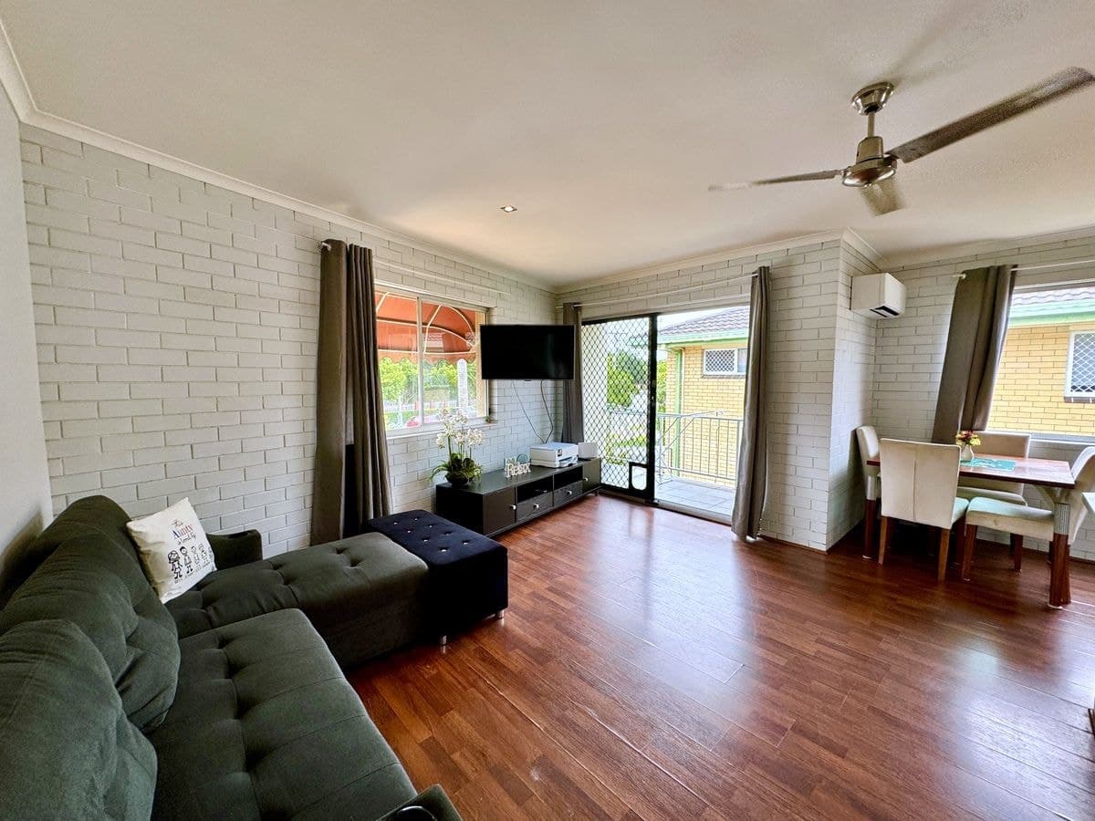 1 / 79 BAYVIEW STREET, Runaway Bay, Runaway Bay - Thumbnail 3
