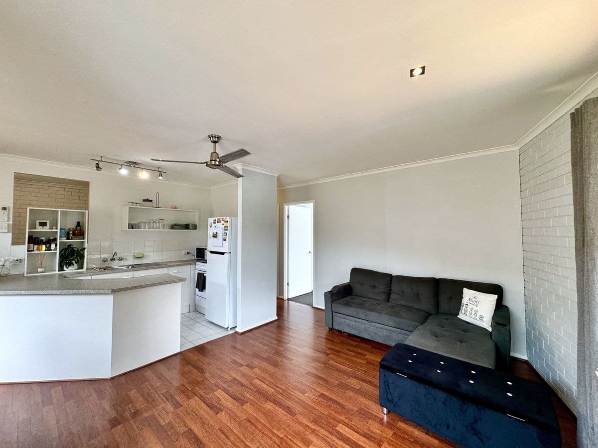 1 / 79 BAYVIEW STREET, Runaway Bay, Runaway Bay - Thumbnail 4