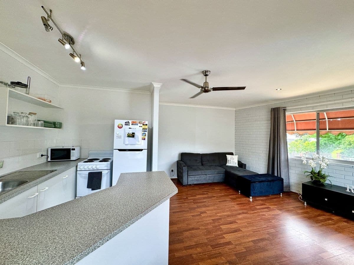 1 / 79 BAYVIEW STREET, Runaway Bay, Runaway Bay - Thumbnail 8