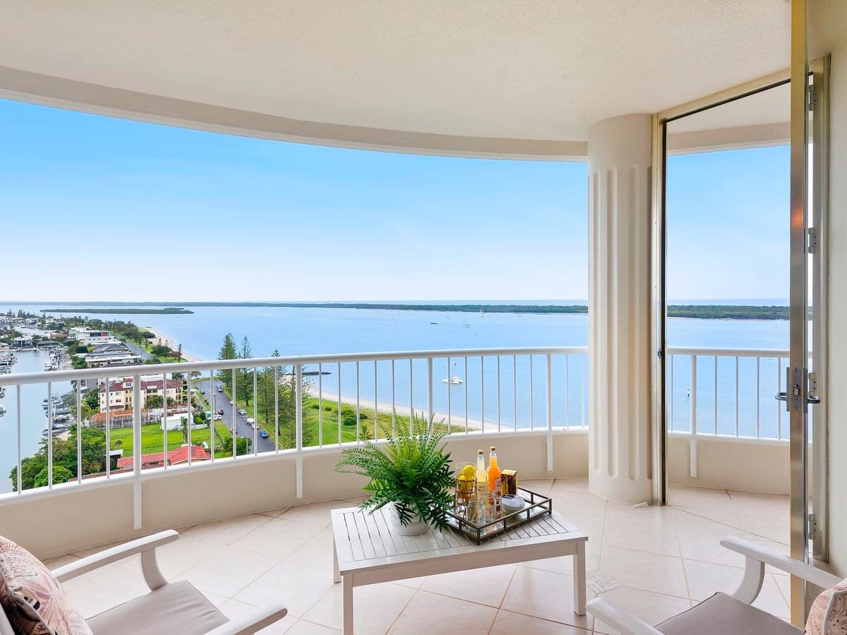 33 / 19 Oatland Esplanade, Runaway Bay, Runaway Bay - Thumbnail 4
