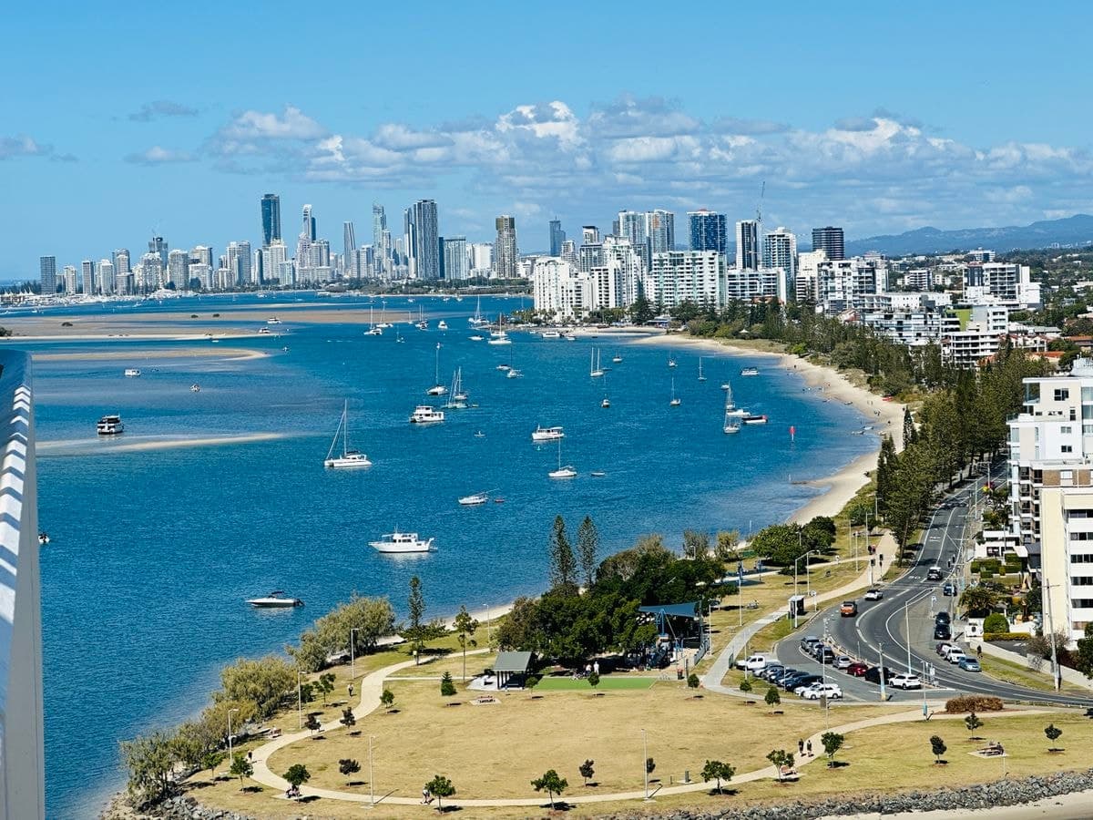33 / 19 Oatland Esplanade, Runaway Bay, Runaway Bay - Thumbnail 5