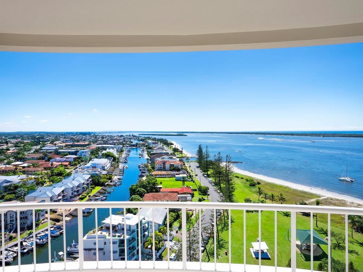 33 / 19 Oatland Esplanade, Runaway Bay, Runaway Bay - Thumbnail 7