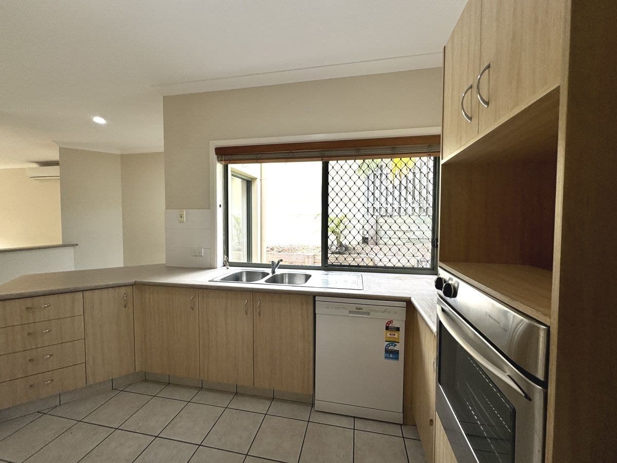 16 Geraldton Drive, Varsity Lakes, Varsity Lakes - Thumbnail 6