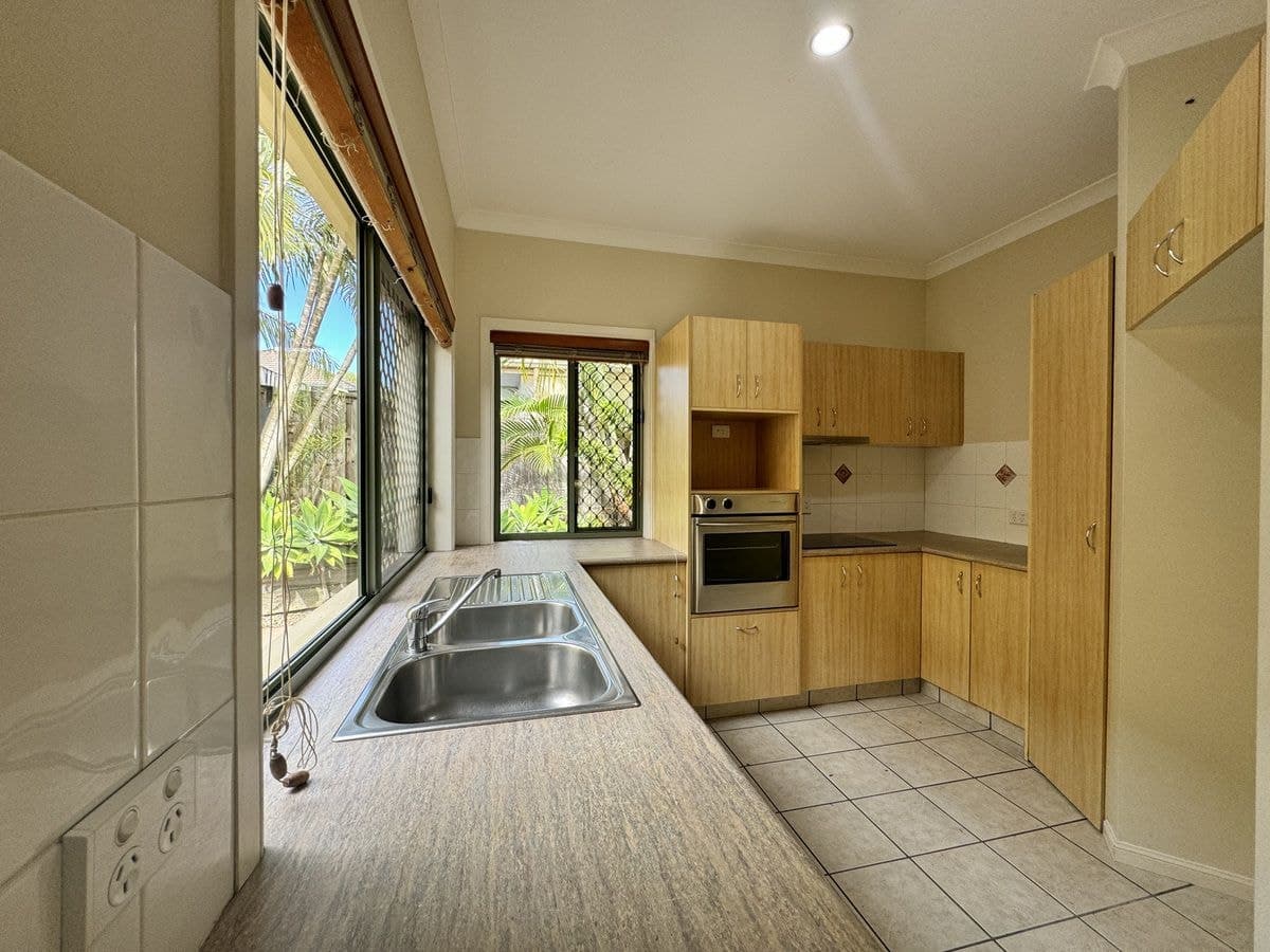 16 Geraldton Drive, Varsity Lakes, Varsity Lakes - Thumbnail 7