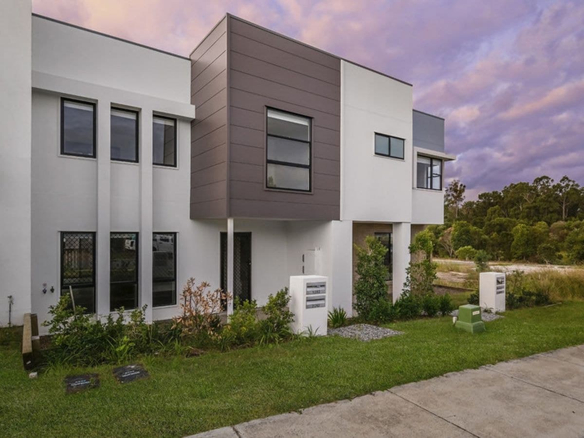 1 / 8 Banksia Road, Coomera, Coomera - Image 1