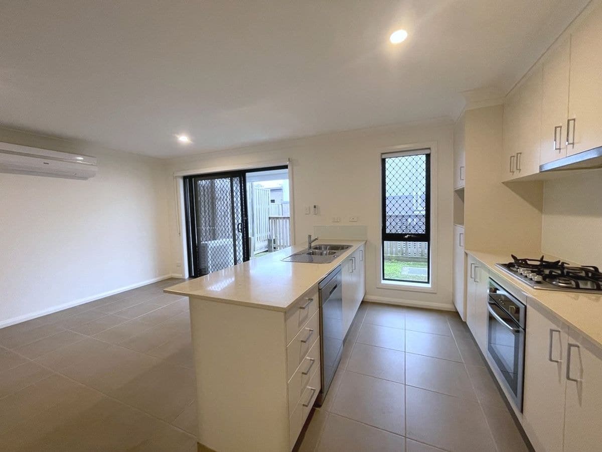 1 / 8 Banksia Road, Coomera, Coomera - Thumbnail 6