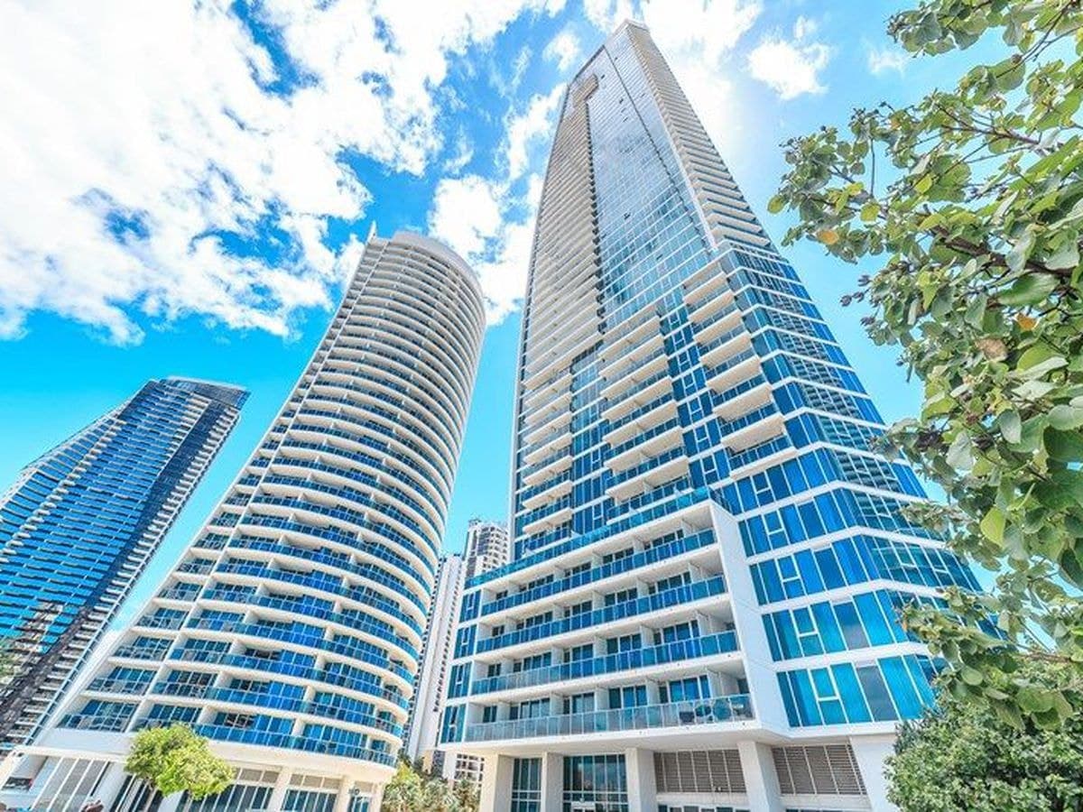 22702 Hilton Residences, Surfers Paradise, Surfers Paradise - Thumbnail 2
