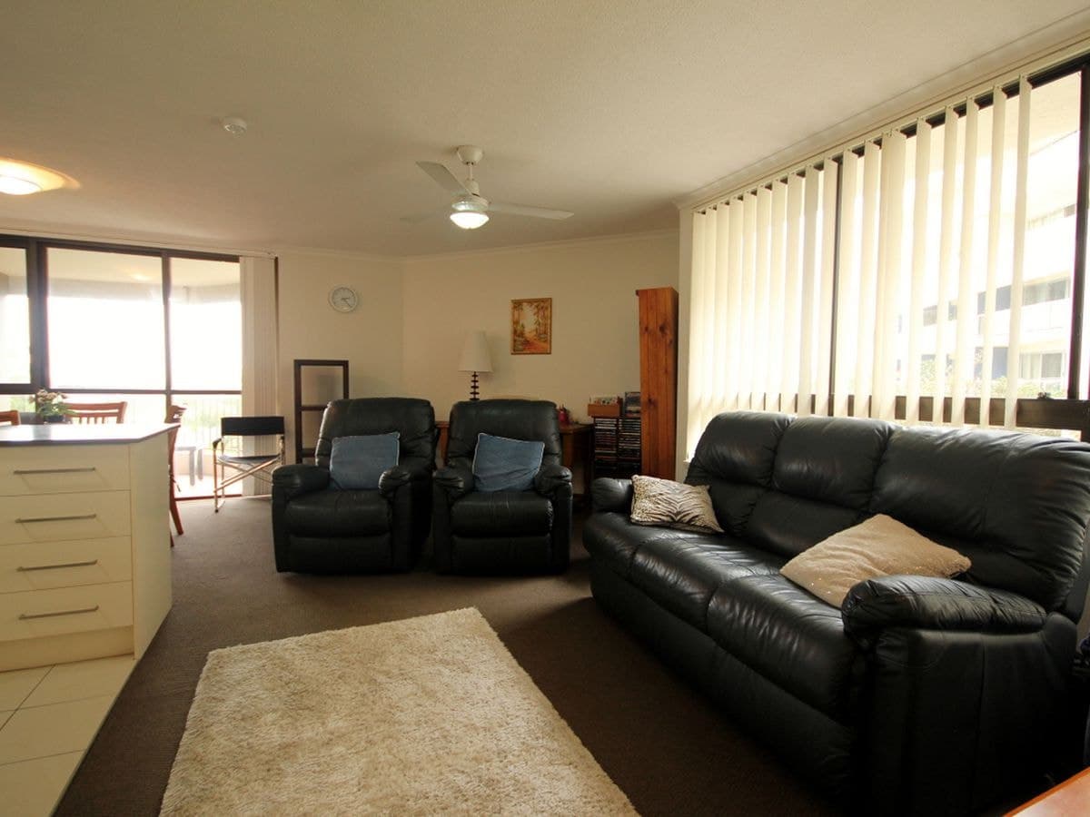 2c / 114 Marine Parade, Southport, Southport - Thumbnail 3