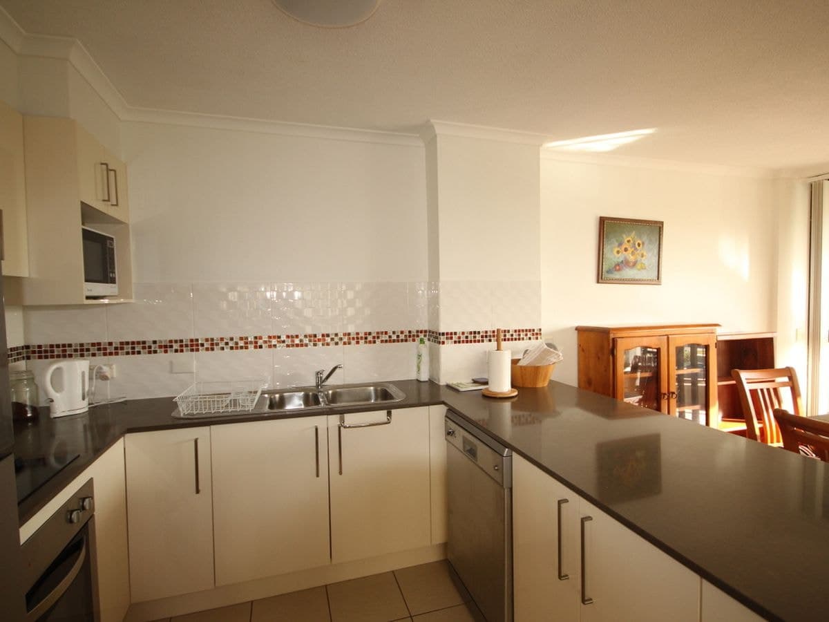 2c / 114 Marine Parade, Southport, Southport - Thumbnail 7