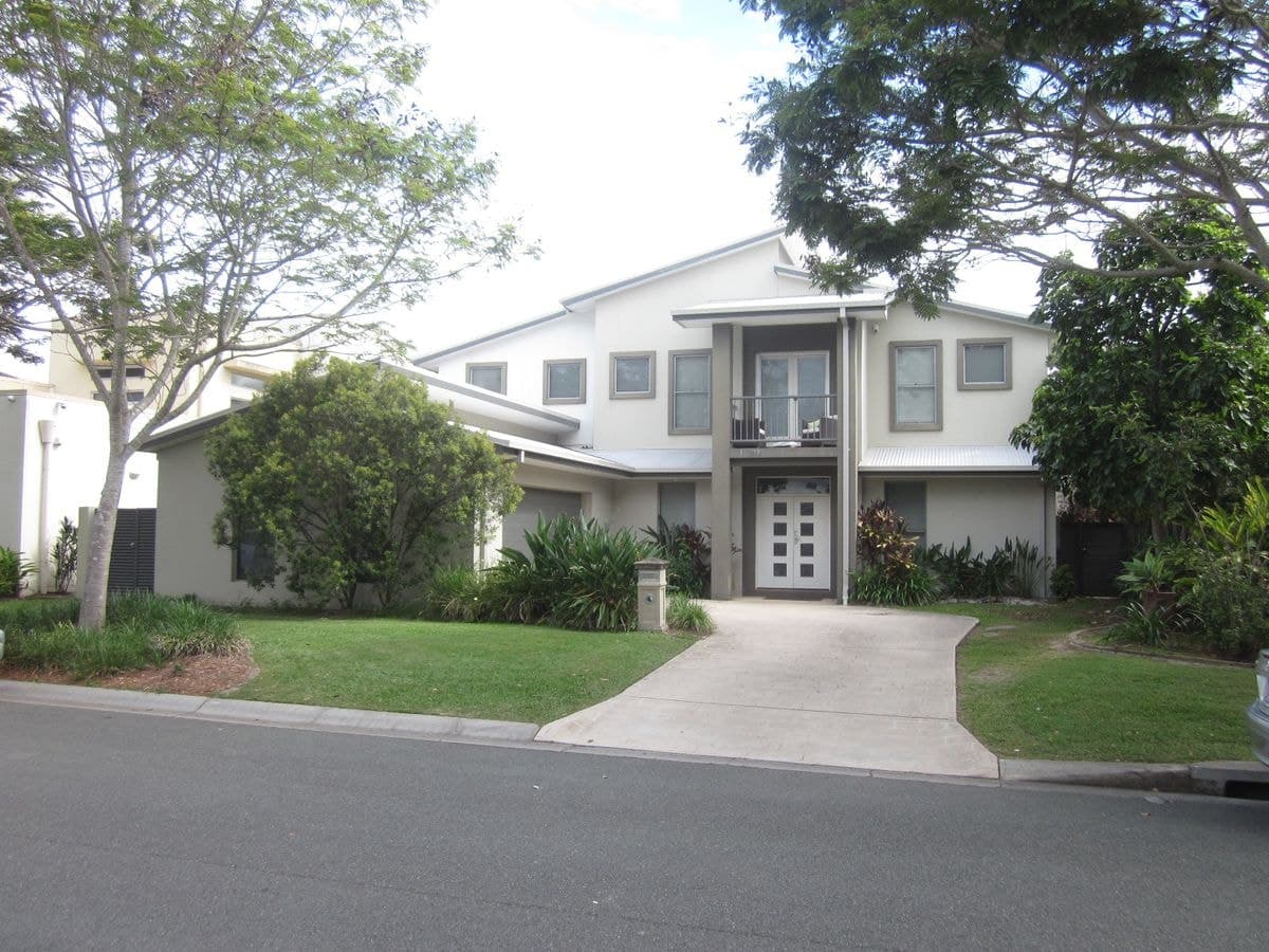5006 Emerald Island Drive, Carrara, Carrara - Image 1