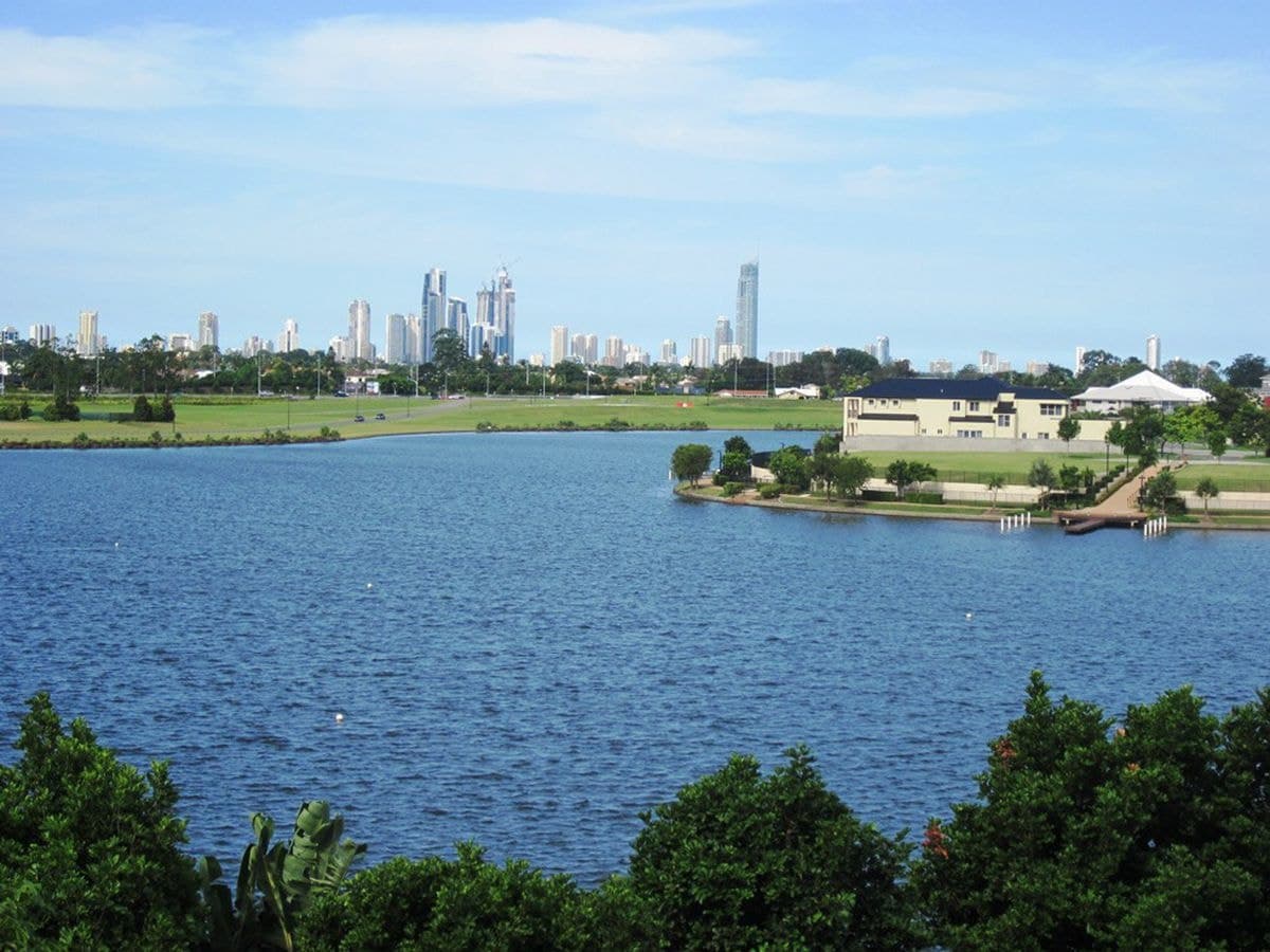 5006 Emerald Island Drive, Carrara, Carrara - Thumbnail 2