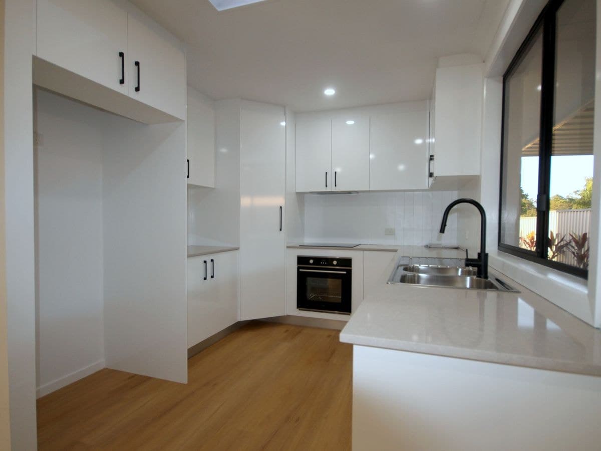 5 Brittney Court, Ashmore, Ashmore - Thumbnail 3