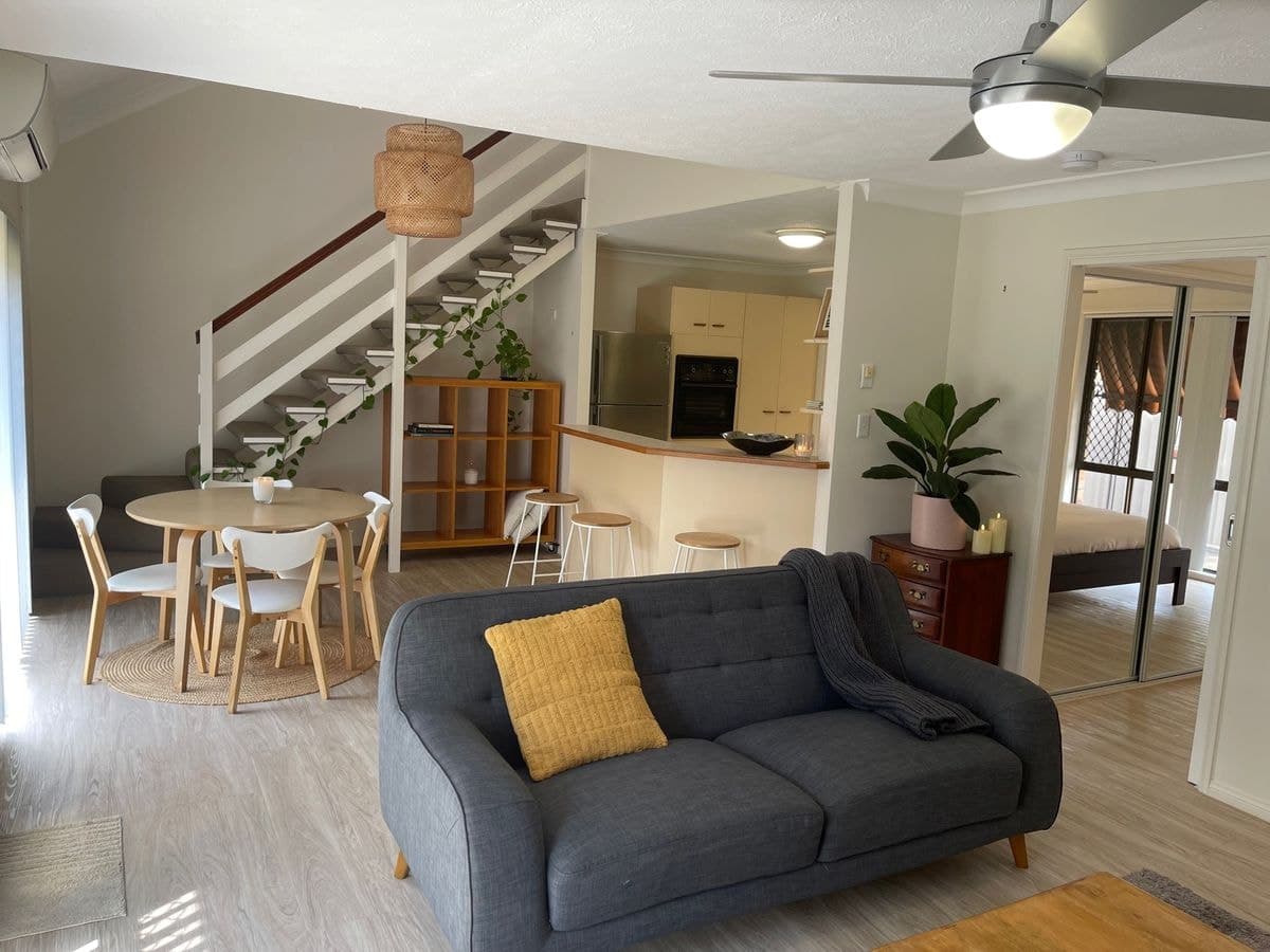 34 / 172 BARRIER REEF DRIVE, Mermaid Waters, Mermaid Waters - Thumbnail 3
