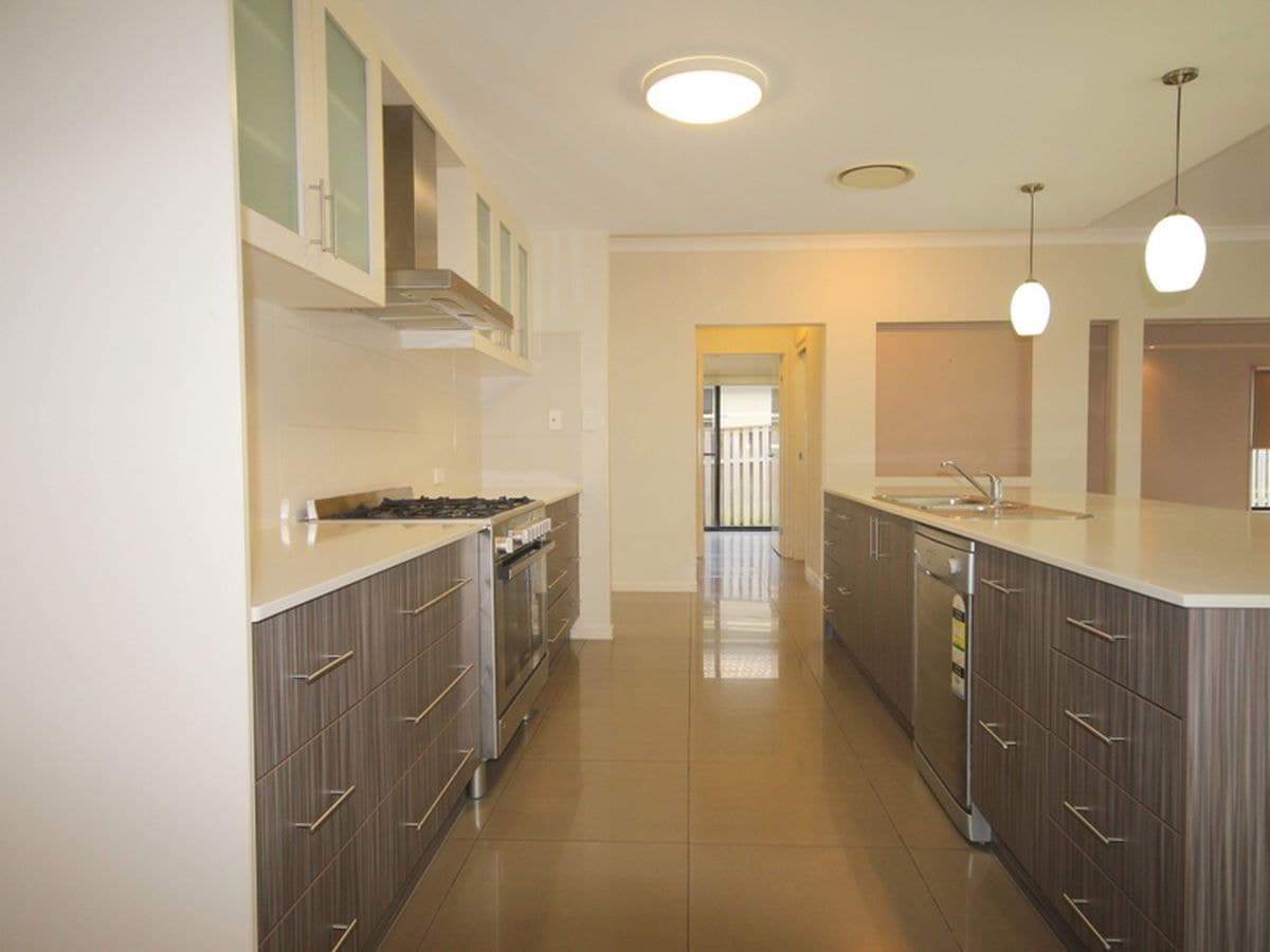 17 Rainlily Crescent, Upper Coomera, Upper Coomera - Thumbnail 7