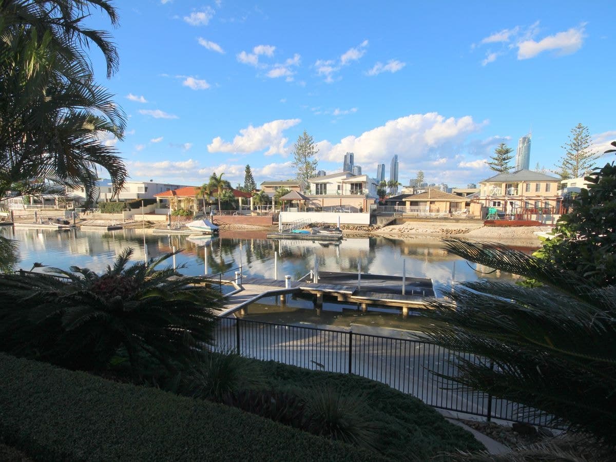 2 / 21 VESPA CRESCENT, Surfers Paradise, Surfers Paradise - Thumbnail 2