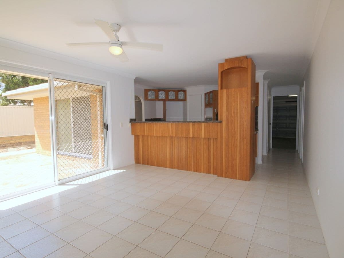 67 HICKEY WAY, Carrara, Carrara - Thumbnail 6