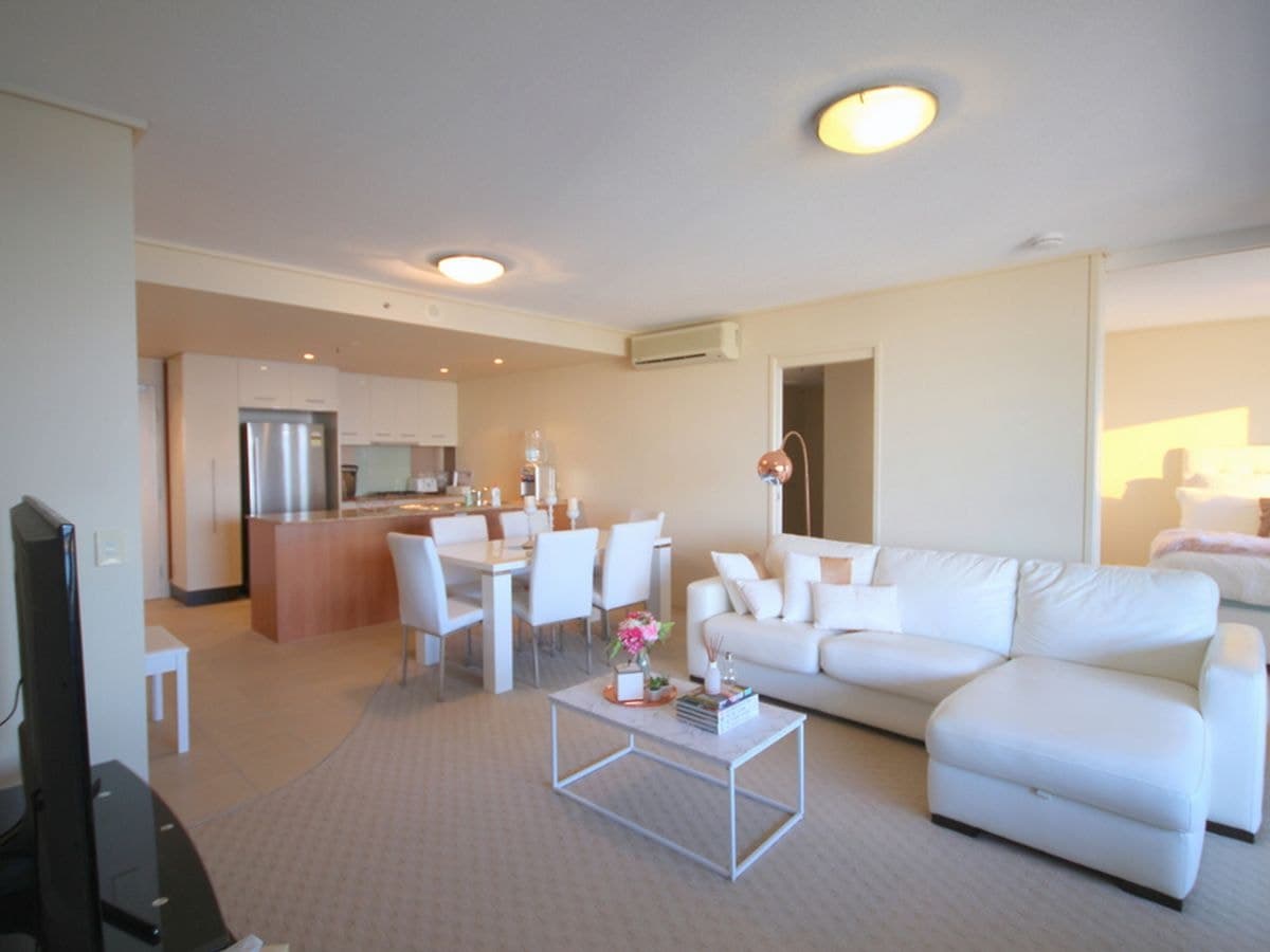 105 Scarborough St, Southport, Southport - Thumbnail 2
