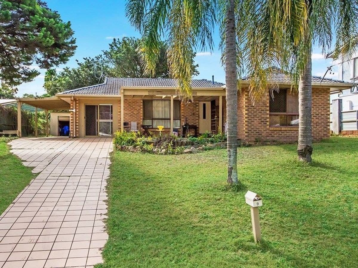 9 Woomera Cres, Southport, Southport - Image 1