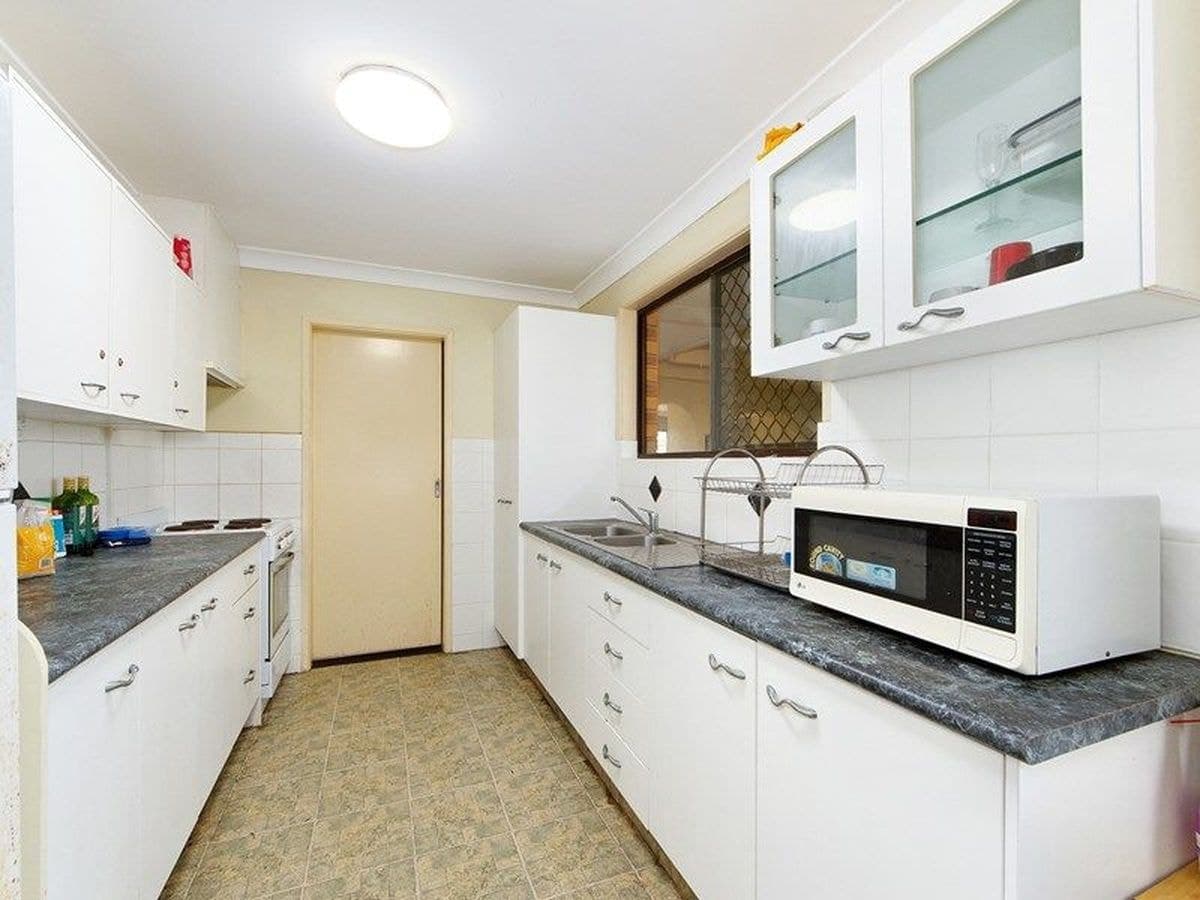 9 Woomera Cres, Southport, Southport - Thumbnail 2