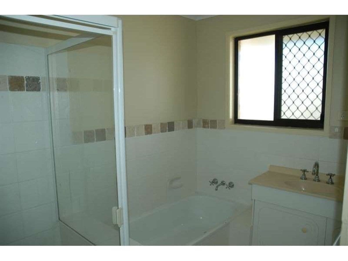 9 Woomera Cres, Southport, Southport - Thumbnail 8